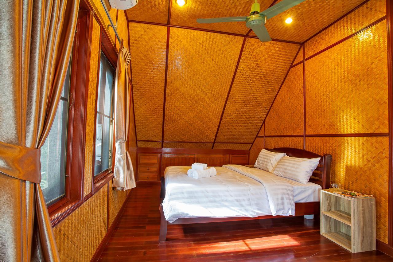 Traditional Thai Villa Nikkie In Tropical Nature, 4Br & Pool, Near Rawai Beach Nai Harn 外观 照片